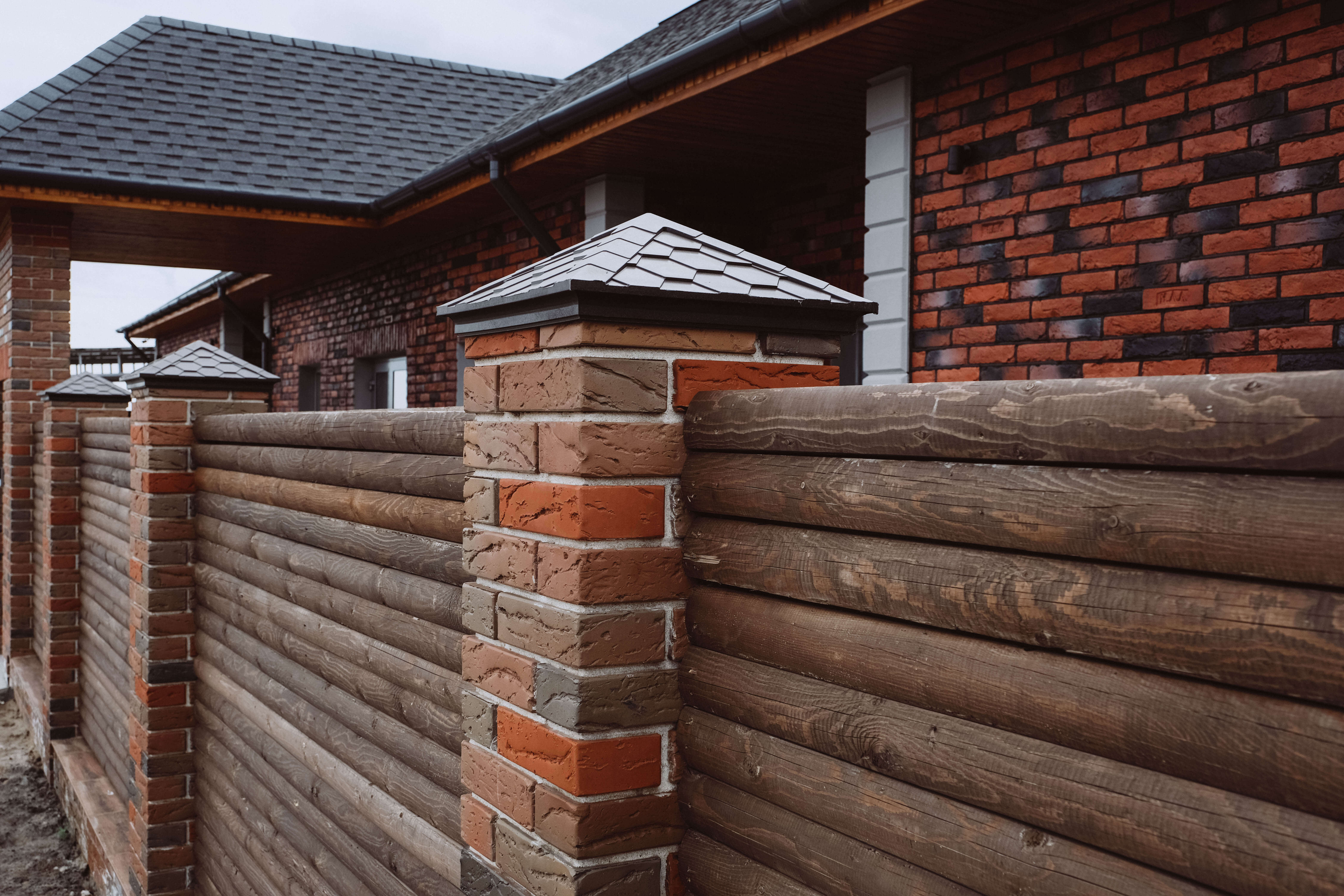 Колпак Zking Эверест Коричневый на столб 1.5х1.5 кирпича (390х390мм) в Ельце фото